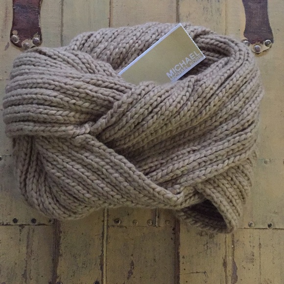 NWT MICHAEL KORS STRETCH CAMEL CHUNKY KNIT SCARF SNOOD INFINITY SCARF NEUTRAL OS - Picture 8 of 9